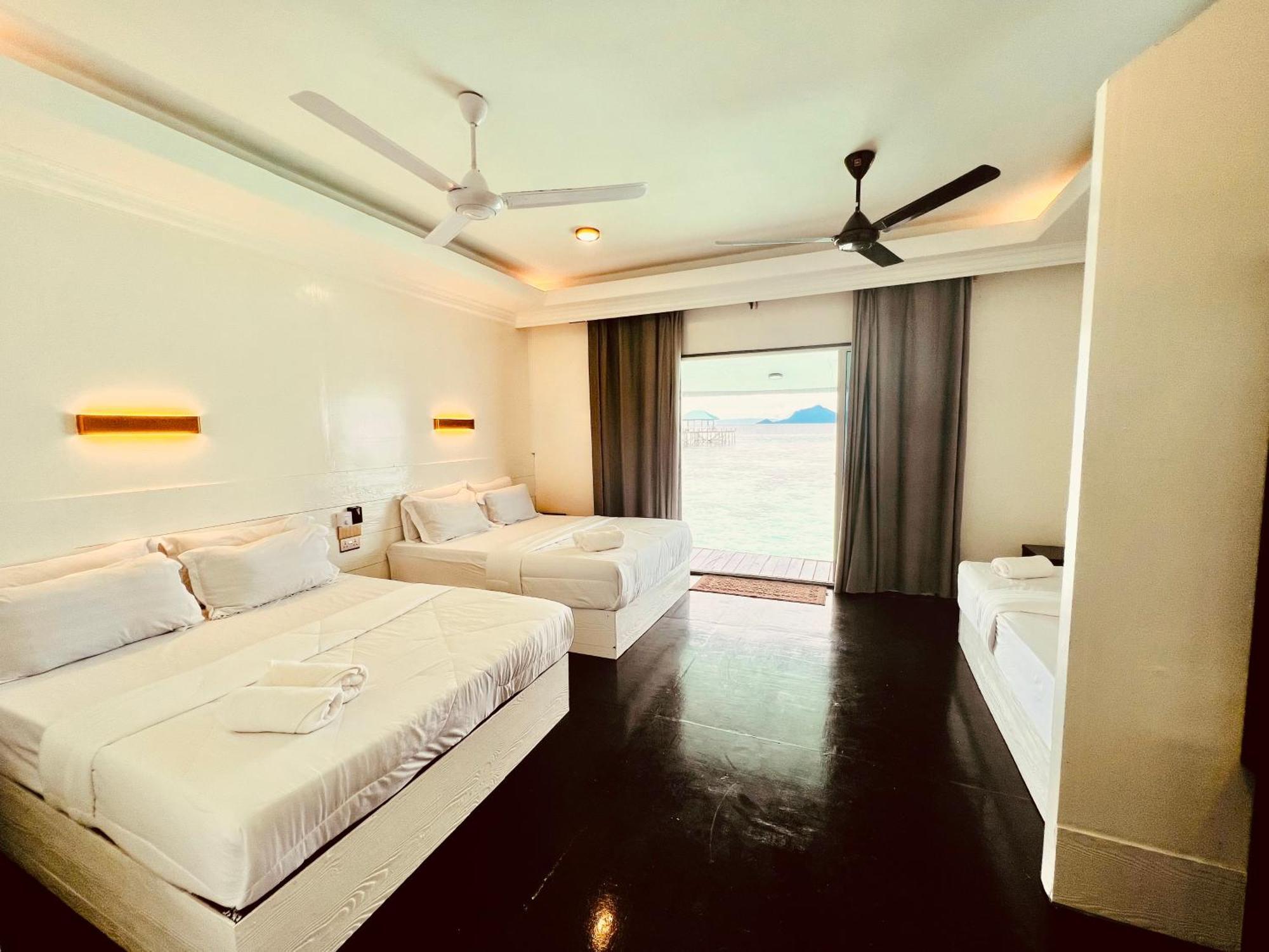 Maglami-Lami Water House Villa เซมปอร์นา ภายนอก รูปภาพ