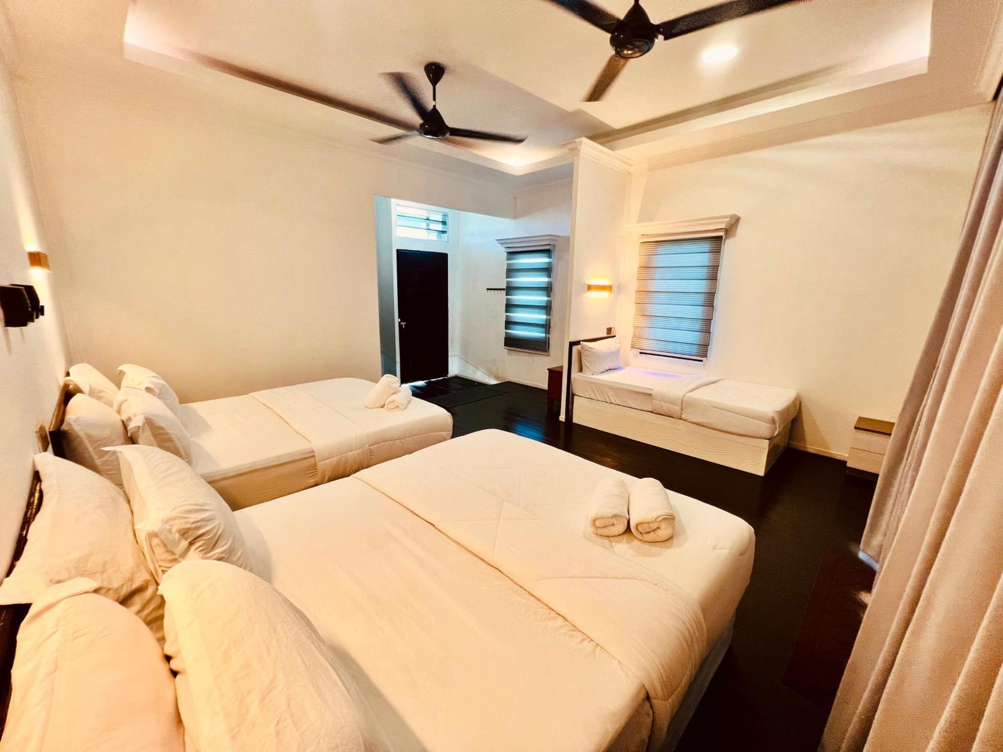 Maglami-Lami Water House Villa เซมปอร์นา ภายนอก รูปภาพ