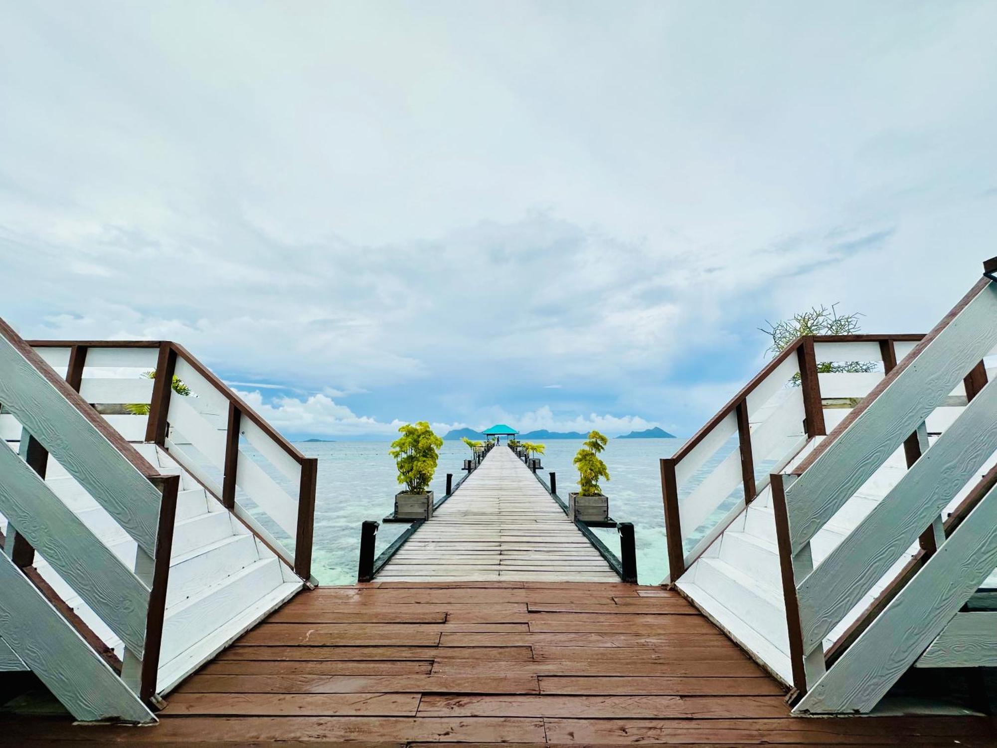 Maglami-Lami Water House Villa เซมปอร์นา ภายนอก รูปภาพ