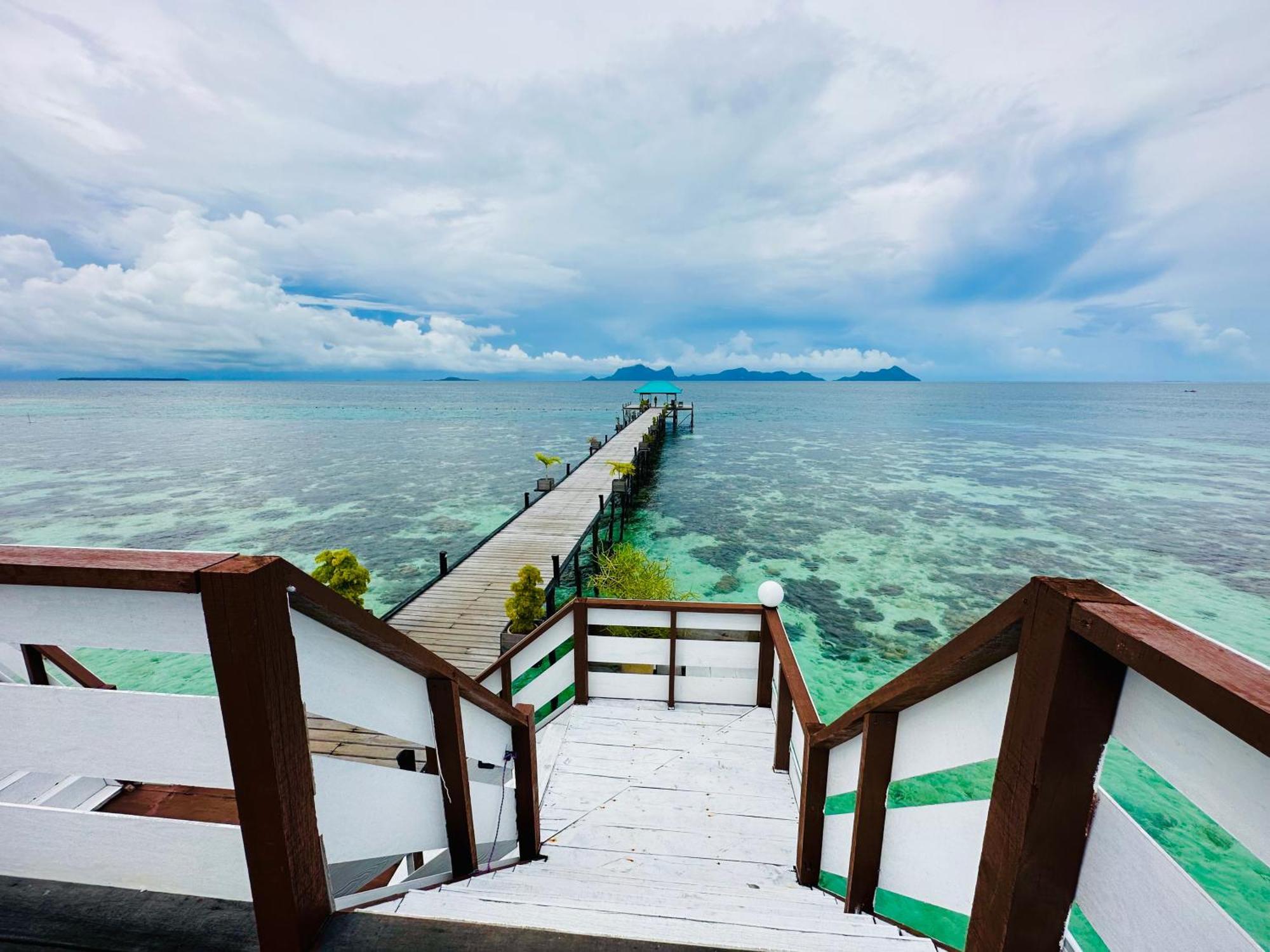 Maglami-Lami Water House Villa เซมปอร์นา ภายนอก รูปภาพ